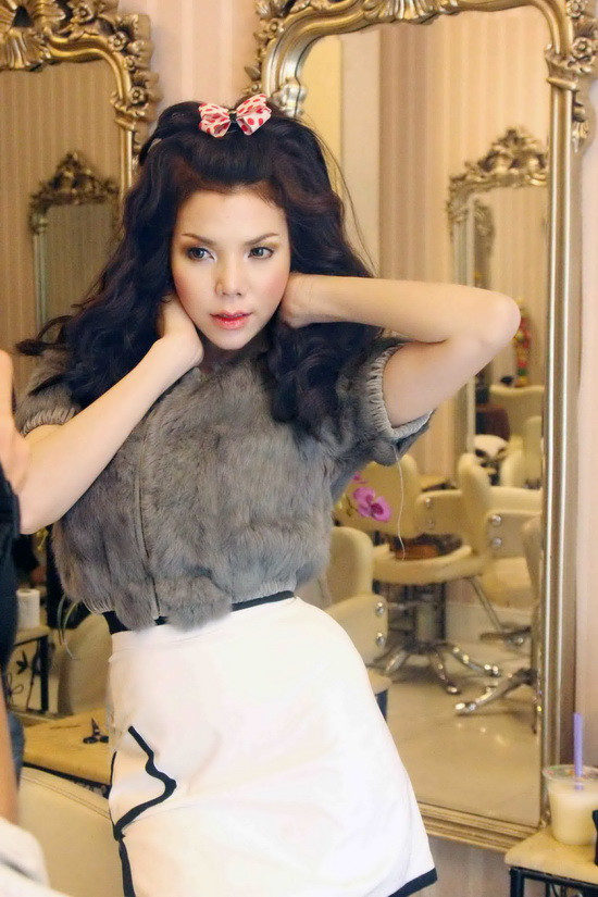 Xem thêm: Sao đụng hàng/Bạn thân Ngọc Trinh/Ai soán ngôi "yêu nữ hàng hiệu" của Ngọc Trinh?