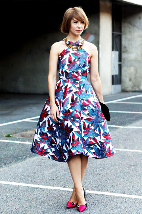 Váy vintage họa tiết chú chim rất nổi bật. Xem thêm: Style búp bê mùa đông/Sao kết phong cách thời trang đường phố Váy vintage họa tiết chú chim rất nổi bật. Xem thêm: Style búp bê mùa đông/Sao kết phong cách thời trang đường phố