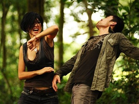 Luôn đảm nhận những vai diễn hành động, đầy bạo lực, con đường điện ảnh của Ngô Thanh Vân có vẻ đang mang lại cho cô rất nhiều thành công. Và hình ảnh môt cô gái mạnh mẽ trong phim dương như đã "ăn vào máu" Ngô Thanh Vân ngoài đời. Bở phong cách ăn mặc của cô nhiều khi cũng phá cách như khi cô nhập vai. Xem thêm: Ngô Thanh Vân ra mắt BST Xuân - Hè cho nam giới/Những hình ảnh kinh dị của Ngô Thanh Vân