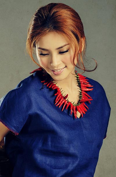 Một Ngô Thanh Vân rất dịu dàng và đẹp mê hoặc cùng những thiết kế mang đậm phong cách Á Đông. Ảnh: 24h Xem thêm: Ngô Thanh Vân ra mắt BST Xuân - Hè cho nam giới/Những hình ảnh kinh dị của Ngô Thanh Vân