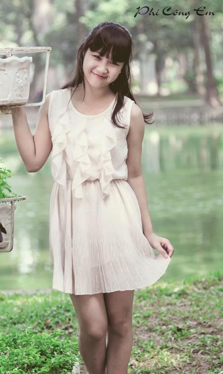 Xem thêm: Những trang phục chỉ dành cho hot girl xinh đẹp/Miss Ngôi Sao xinh như công chúa/Phong cách búp bê xinh