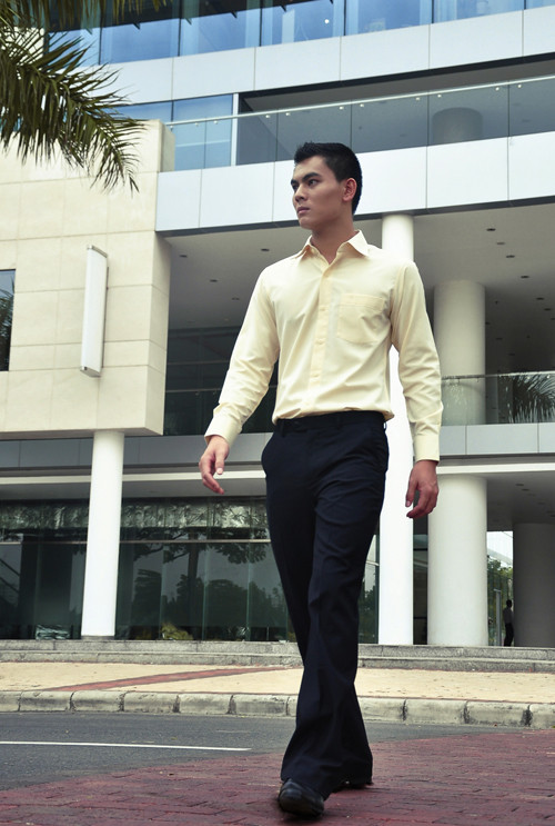 Lựa chọn những mẫu trang phục phù hợp, tôn vóc dáng sẽ giúp các chàng cuốn hút hơn trong giao tiếp và khi bàn chuyện kinh doanh. Lựa chọn những mẫu trang phục phù hợp, tôn vóc dáng sẽ giúp các chàng cuốn hút hơn trong giao tiếp và khi bàn chuyện kinh doanh.