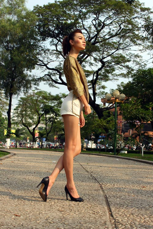 Giải bạc siêu mẫu 2011 - Ngọc Oanh khoe vóc dáng lý tưởng trong trang phục short ngắn đầy gợi cảm. Ảnh: 24h Xem thêm: Sao Việt ngày càng sexy quá đà/Khoe chân dài với quần Jeans đẹp/Khi sao Việt không mặc...quần Giải bạc siêu mẫu 2011 - Ngọc Oanh khoe vóc dáng lý tưởng trong trang phục short ngắn đầy gợi cảm. Ảnh: 24h Xem thêm: Sao Việt ngày càng sexy quá đà/Khoe chân dài với quần Jeans đẹp/Khi sao Việt không mặc...quần