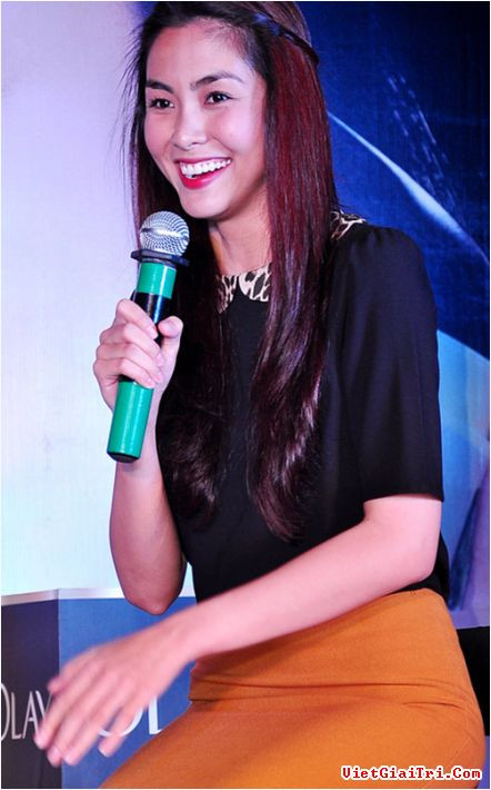 Ảnh: Vietgiaitri Xem thêm: Xu hướng trang điểm/Sao Việt với váy vintage style/Sao Việt diện thời trang chấm bi Ảnh: Vietgiaitri Xem thêm: Xu hướng trang điểm/Sao Việt với váy vintage style/Sao Việt diện thời trang chấm bi