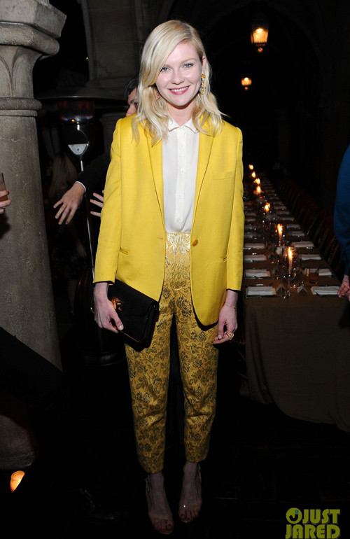 Kirsten Dunst. Xem thêm: Khi Sao ghét mặc...quần/Những kiểu quần "hot" nhất năm 2011