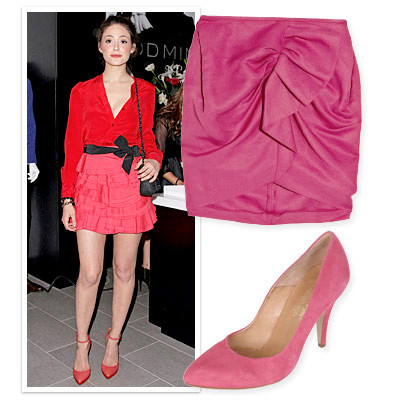 6. Váy và giày gam màu sáng Phối những gam màu nóng trên váy ngắn và giày cao gót sẽ mang lại hiệu ứng chân dài cho bạn. Bạn có thể chọn sắc độ từ màu hồng hoa mẫu đơn đến đỏ tươi, đỏ xác pháo. Và đừng quên cách phối màu sao cho thật hài hòa, hoàn hảo. 6. Váy và giày gam màu sáng Phối những gam màu nóng trên váy ngắn và giày cao gót sẽ mang lại hiệu ứng chân dài cho bạn. Bạn có thể chọn sắc độ từ màu hồng hoa mẫu đơn đến đỏ tươi, đỏ xác pháo. Và đừng quên cách phối màu sao cho thật hài hòa, hoàn hảo.