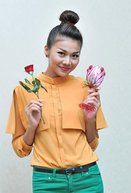 Và những màu sắc khác cũng đang làm mưa làm gió trong xu hướng thời trang của giới trẻ. Xem thêm: Những kiểu tóc "gắn mác" Thanh Hằng/Mix đồ đẹp như Sao Và những màu sắc khác cũng đang làm mưa làm gió trong xu hướng thời trang của giới trẻ. Xem thêm: Những kiểu tóc "gắn mác" Thanh Hằng/Mix đồ đẹp như Sao