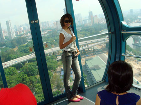 Cực "bụi bặm" trong style này. Xem thêm: Những kiểu tóc "gắn mác" Thanh Hằng/Mix đồ đẹp như Sao Cực "bụi bặm" trong style này. Xem thêm: Những kiểu tóc "gắn mác" Thanh Hằng/Mix đồ đẹp như Sao