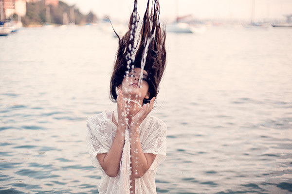 Hương Thùy mơ ước sớm trở thành người mẫu chuyên nghiệp nhưng vẫn duy trì việc học phổ thông. Hương Thùy mơ ước sớm trở thành người mẫu chuyên nghiệp nhưng vẫn duy trì việc học phổ thông.