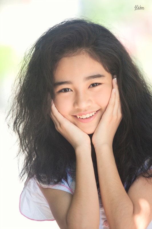 Và cả khi em ngại ngần mắc cỡ vì phải xõa mái tóc xù bông