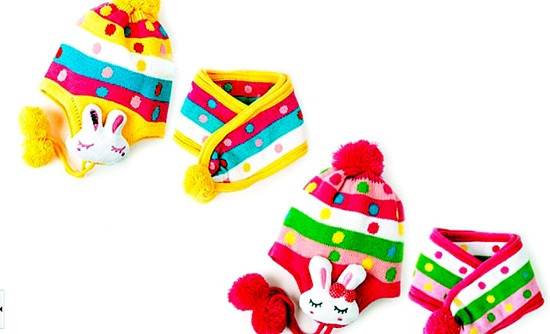 Các bộ mũ và găng tay len này đều có 2 lớp, lớp len màu bên ngoài và lớp nỉ lót bên trong tránh gió luồn qua các lỗ hở của len khiến cho bé yêu bị lạnh. Các bộ mũ và găng tay len này đều có 2 lớp, lớp len màu bên ngoài và lớp nỉ lót bên trong tránh gió luồn qua các lỗ hở của len khiến cho bé yêu bị lạnh.