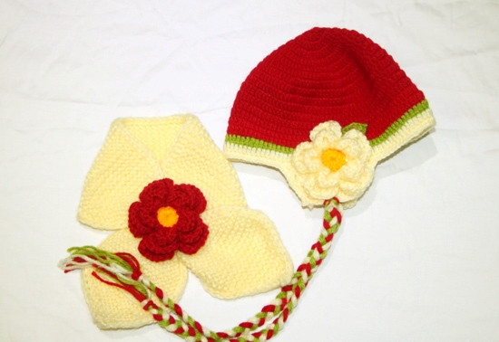 Bộ khăn - mũ len với bím tóc xinh xắn điệu đà dành riêng cho bé gái, cho bé xinh càng thêm xinh. Bộ khăn - mũ len với bím tóc xinh xắn điệu đà dành riêng cho bé gái, cho bé xinh càng thêm xinh.