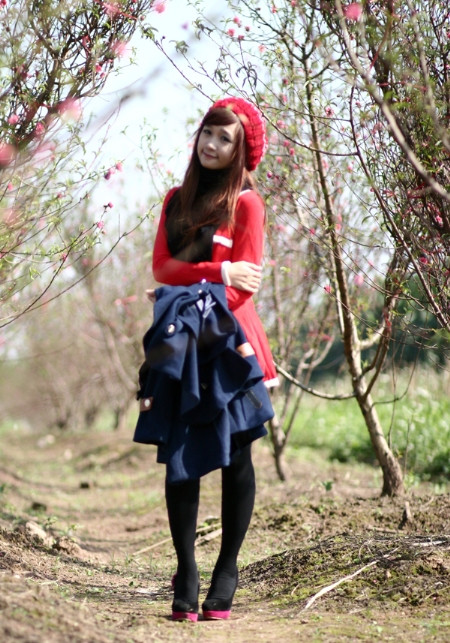 Đi giữa những lối xuân Đi giữa những lối xuân