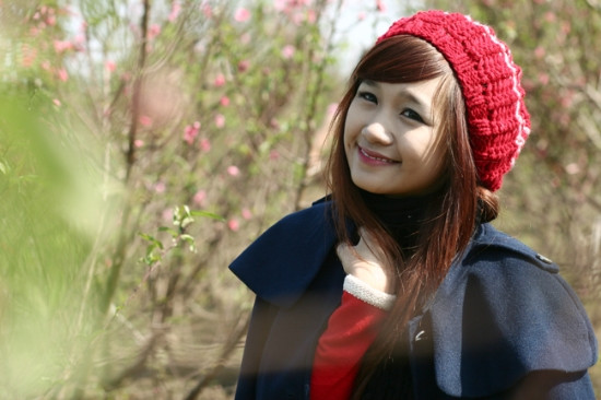 Sắc hồng pha đỏ của đào, màu vàng tươi của quất và xen vào đó là những vườn hoa rực rỡ sắc màu ngay sát vườn hoa Nhật Tân, Quảng Bá đã thu hút được rất đông người đến chụp ảnh, nhất là các bạn trẻ. Sắc hồng pha đỏ của đào, màu vàng tươi của quất và xen vào đó là những vườn hoa rực rỡ sắc màu ngay sát vườn hoa Nhật Tân, Quảng Bá đã thu hút được rất đông người đến chụp ảnh, nhất là các bạn trẻ.