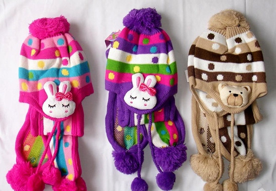 Hơn nữa, mũ len tai thỏ với những cục bông len nhỏ xinh xắn trên đỉnh mũ, hai bên tai có hình thỏ xinh xinh và đáng yêu, tạo dáng ngộ nghĩng cho bé. Hơn nữa, mũ len tai thỏ với những cục bông len nhỏ xinh xắn trên đỉnh mũ, hai bên tai có hình thỏ xinh xinh và đáng yêu, tạo dáng ngộ nghĩng cho bé.