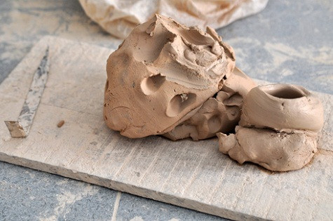 Phí thu về trên mỗi một khách tham gia thấp, nhưng chính nhờ giá rẻ, cảm giác được tự thử sức mình đã thu hút khách, và vốn ban đầu không lớn, nên các hộ kinh doanh "Thử làm nghệ nhân" tại Bát Tràng vẫn có thu nhập tương đối ổn định mỗi tháng. Phí thu về trên mỗi một khách tham gia thấp, nhưng chính nhờ giá rẻ, cảm giác được tự thử sức mình đã thu hút khách, và vốn ban đầu không lớn, nên các hộ kinh doanh "Thử làm nghệ nhân" tại Bát Tràng vẫn có thu nhập tương đối ổn định mỗi tháng.