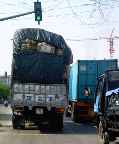 Còn chút nữa thôi là chạm đèn tín hiệu rồi… Ảnh chụp Ngã tư đường Quang Trung – Lê Quý Đôn, TP Thanh Hoá Còn chút nữa thôi là chạm đèn tín hiệu rồi… Ảnh chụp Ngã tư đường Quang Trung – Lê Quý Đôn, TP Thanh Hoá