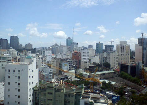 Bất động sản cao cấp đang chịu nhiều sức ép và lép vế trước bất động sản bình dân. Ảnh: Vũ Lê Bất động sản cao cấp đang chịu nhiều sức ép và lép vế trước bất động sản bình dân. Ảnh: Vũ Lê