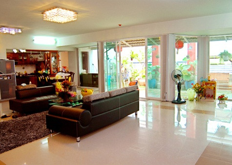 Căn hộ áp mái - một dòng sản phẩm thuộc phân khúc từ cao cấp đến hạng sang tại TP HCM đang rớt giá khiến nhà đầu tư đứng ngồi không yên. Ảnh: A.D. Căn hộ áp mái - một dòng sản phẩm thuộc phân khúc từ cao cấp đến hạng sang tại TP HCM đang rớt giá khiến nhà đầu tư đứng ngồi không yên. Ảnh: A.D.