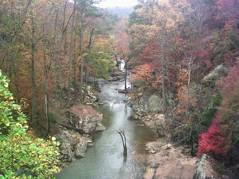 4. Gadsden, Alabama Mức tăng trưởng 2012-2017: 1,1% Dân số: 104,303 Tỷ lệ thất nghiệp: 7,4% Giá nhà xuống: 1,9%