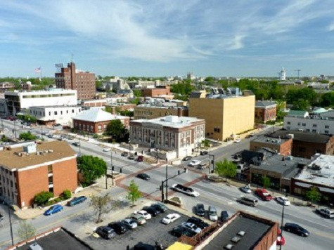 2. Columbia, Missouri Mức tăng trưởng 2012-2017: 1,2% Dân số: 175,831 Tỷ lệ thất nghiệp: 5,1% Giá nhà xuống: 0,5%