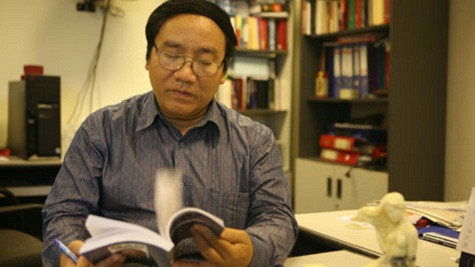 Trần Đăng Khoa nói chuyện cứ "tưng tửng" nhưng toàn những chuyện đời sống dân sinh Trần Đăng Khoa nói chuyện cứ "tưng tửng" nhưng toàn những chuyện đời sống dân sinh