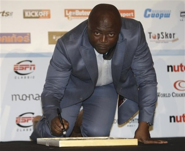 Giggs, Zanetti, Gullit xắn quần 'khoe' chân ở Monaco ảnh 11