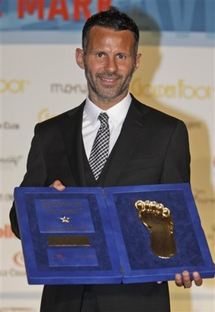 Giggs, Zanetti, Gullit xắn quần 'khoe' chân ở Monaco ảnh 1