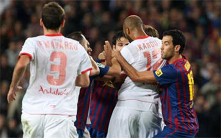 Fabregas 'giải trình' vụ gọi Kanoute là tên khủng bố ảnh 1 Fabregas 'giải trình' vụ gọi Kanoute là tên khủng bố ảnh 1