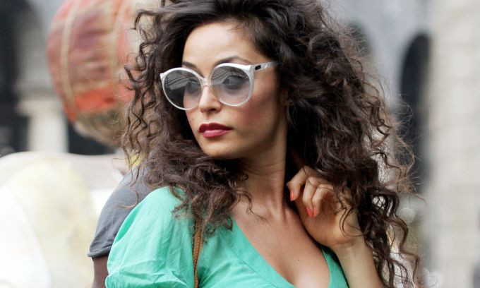 'Ngựa chứng' Balotelli tháp tùng bồ cũ Ronaldo đi mua sắm ảnh 3