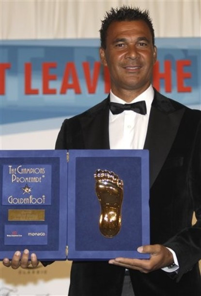 Giggs, Zanetti, Gullit xắn quần 'khoe' chân ở Monaco ảnh 7