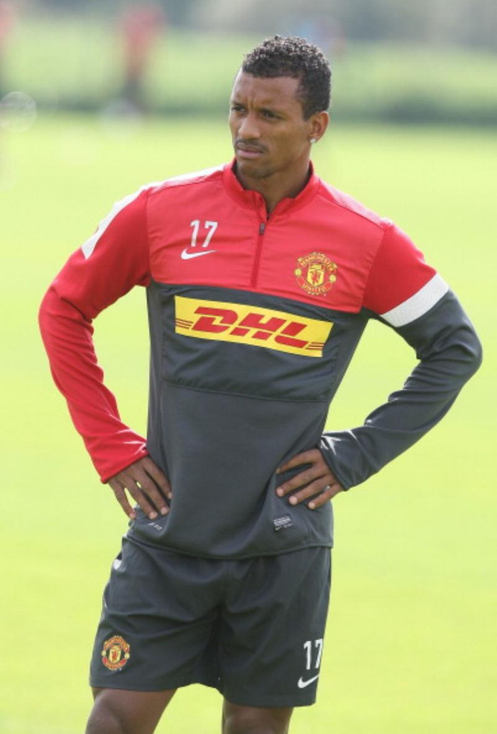 Ngay trong mùa hè này, trước lẫn sau EURO 2012, đã có rất nhiều thông tin về việc Nani sẽ rời Man Utd để chuyển tới thi đấu cho Juventus. Dù điều này không diễn ra, nhưng nó chỉ là một phần trong câu chuyện về việc đàm phán gia hạn hợp đồng mới của anh. Nó liên tục bị trì hoãn vì rất nhiều lý do, mà theo chính Nani nói là bởi Man Utd thực sự không thiết tha gì khi bước vào những cuộc nói chuyện đó. Ngay trong mùa hè này, trước lẫn sau EURO 2012, đã có rất nhiều thông tin về việc Nani sẽ rời Man Utd để chuyển tới thi đấu cho Juventus. Dù điều này không diễn ra, nhưng nó chỉ là một phần trong câu chuyện về việc đàm phán gia hạn hợp đồng mới của anh. Nó liên tục bị trì hoãn vì rất nhiều lý do, mà theo chính Nani nói là bởi Man Utd thực sự không thiết tha gì khi bước vào những cuộc nói chuyện đó.