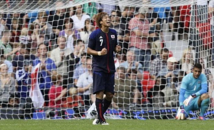 Đến phút 83, lại là một quả đá phạt, nhưng lần này các cầu thủ Nhật phối hợp ngắn sang cánh trái để Ogihara tạt bóng vào trong. Lần này là Yuki Otsu – người hùng của Nhật trước U23 TBN – đánh đầu ấn định thắng lợi 3-0 cho U23 Nhật và một vé vào bán kết bóng đá nam Olympic.