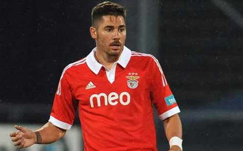 Javi Garcia đang trên đường tới Manchester để gia nhập Man City Javi Garcia đang trên đường tới Manchester để gia nhập Man City