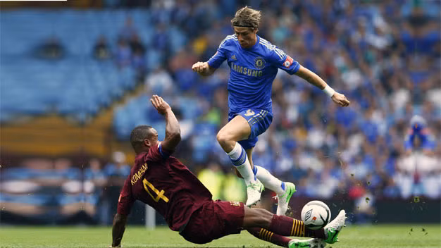 Manchester City đã xuất sắc vượt qua Chelsea để giành Siêu cúp Anh 2012