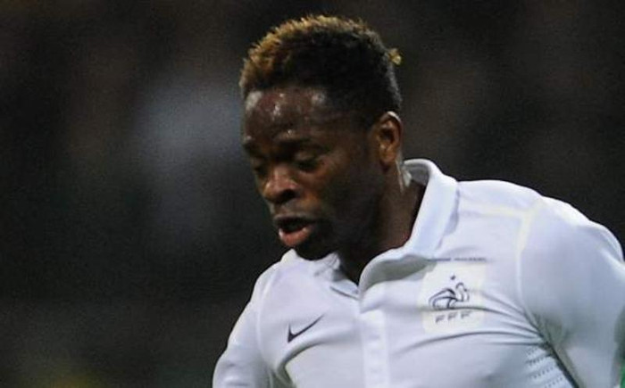 6. Cựu tiền đạo của Man Utd và Tottenham là Louis Saha vừa tiết lộ anh sẽ chuyển tới thi đấu cho Sunderland trong mùa giải 2012/13. Năm nay 34 tuổi, Saha mùa trước đá cho Tottenham trước khi được thanh lý hợp đồng và trở thành cầu thủ tự do. Sunderland thì đã phải trả lại Nicklas Bendtner cho Arsenal sau 1 năm mượn, do đó họ cần một tiền đạo khác thay thế. 6. Cựu tiền đạo của Man Utd và Tottenham là Louis Saha vừa tiết lộ anh sẽ chuyển tới thi đấu cho Sunderland trong mùa giải 2012/13. Năm nay 34 tuổi, Saha mùa trước đá cho Tottenham trước khi được thanh lý hợp đồng và trở thành cầu thủ tự do. Sunderland thì đã phải trả lại Nicklas Bendtner cho Arsenal sau 1 năm mượn, do đó họ cần một tiền đạo khác thay thế.