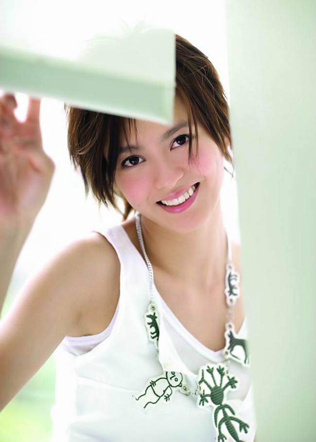 Bộ phim màn ảnh rộng, cô tham gia diễn xuất là “Full Throttle”, năm 1995, mở đường thành công cho các bộ phim sau. Lương Vịnh Kỳ không chỉ là diễn viên, cô còn là nhạc sĩ sáng tác và trình bày các ca khúc của mình. Hơn vậy, cô còn biết chơi nhiều loại nhạc cụ khác nhau. Bộ phim màn ảnh rộng, cô tham gia diễn xuất là “Full Throttle”, năm 1995, mở đường thành công cho các bộ phim sau. Lương Vịnh Kỳ không chỉ là diễn viên, cô còn là nhạc sĩ sáng tác và trình bày các ca khúc của mình. Hơn vậy, cô còn biết chơi nhiều loại nhạc cụ khác nhau.