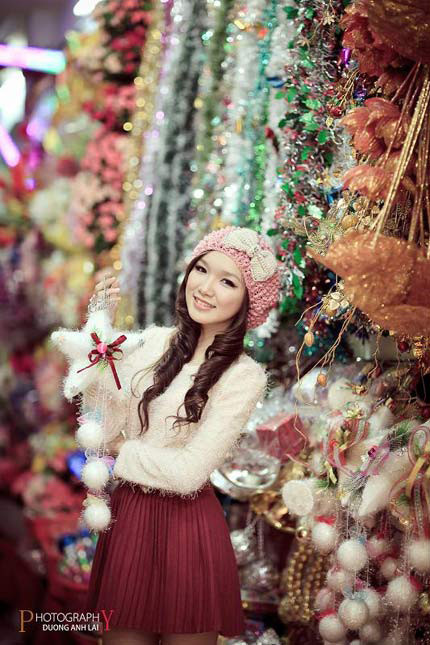 Cô gái đến từ Học viện âm nhac Quốc gia Việt Nam không ngần ngại thực hiện những chuyến từ thiện đến những vùng xa xôi hẻo lánh nhất của Tổ quốc, một mình Nam tiến để tham gia showbiz sôi động phía Nam. 2012 được dự đoán sẽ là một năm Thảo My tạo được dấu ấn trên thị trường âm nhạc và lấn sân sang các hoạt động nghệ thuật khác. Cô gái đến từ Học viện âm nhac Quốc gia Việt Nam không ngần ngại thực hiện những chuyến từ thiện đến những vùng xa xôi hẻo lánh nhất của Tổ quốc, một mình Nam tiến để tham gia showbiz sôi động phía Nam. 2012 được dự đoán sẽ là một năm Thảo My tạo được dấu ấn trên thị trường âm nhạc và lấn sân sang các hoạt động nghệ thuật khác.