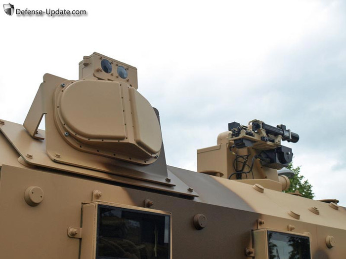 Hệ thống phòng vệ tích cực Bright Arrow của Israel trên xe bọc thép Renault Sherpa của Pháp. Đây là sản phẩm hợp tác giữa công ty IMI của Israel và công ty Panhard của Pháp. Hệ thống Bright Arrow được điều khiển bởi radar PSR-10 APS kết hợp với cảm biến hồng ngoại giúp cho xe bọc thép Renault Sherpa có thể đối phó hiệu quả trước các tên lửa chống tăng của đối phương. Hệ thống phòng vệ tích cực Bright Arrow của Israel trên xe bọc thép Renault Sherpa của Pháp. Đây là sản phẩm hợp tác giữa công ty IMI của Israel và công ty Panhard của Pháp. Hệ thống Bright Arrow được điều khiển bởi radar PSR-10 APS kết hợp với cảm biến hồng ngoại giúp cho xe bọc thép Renault Sherpa có thể đối phó hiệu quả trước các tên lửa chống tăng của đối phương.