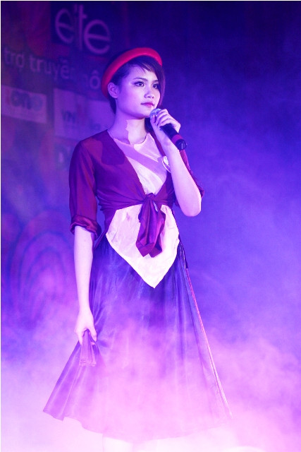 Dương Ngọc Thương đơn ca “Giận mà thương”