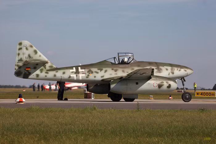 Máy bay phản lực đầu tiên của thế giới Me-262 Schwalbe tại triển lãm ILA Berlin Air Show 2012.