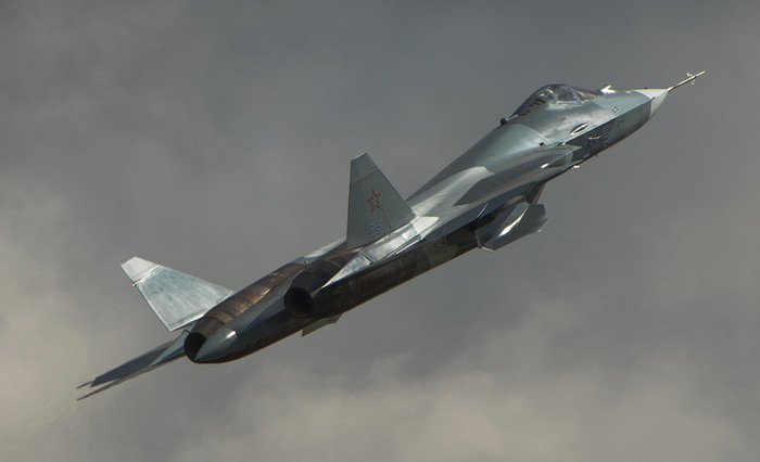 Zhukovsky (11/9): Siêu tiêm kích thế hệ năm Sukhoi T-50 mang số hiệu 051 bay thử nghiệm tại Viện nghiên cứu bay Gromov ở Zhukovsky, Nga. Zhukovsky (11/9): Siêu tiêm kích thế hệ năm Sukhoi T-50 mang số hiệu 051 bay thử nghiệm tại Viện nghiên cứu bay Gromov ở Zhukovsky, Nga.