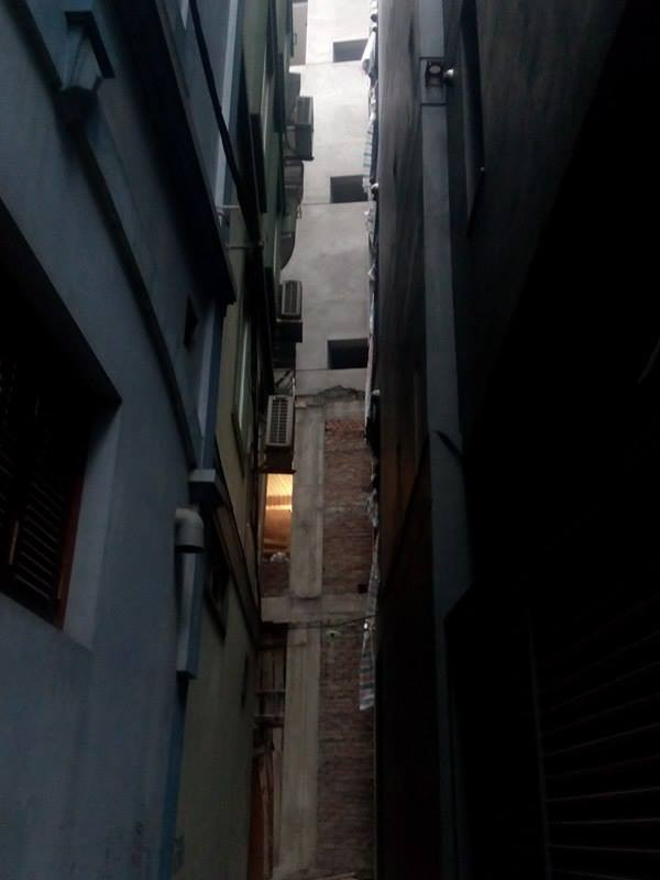 Công trình vi phạm ở đường Xuân Diệu đang được chủ đầu tư gấp rút thi công, không bạt che chắn (Ảnh Minh Chí) Công trình vi phạm ở đường Xuân Diệu đang được chủ đầu tư gấp rút thi công, không bạt che chắn (Ảnh Minh Chí)