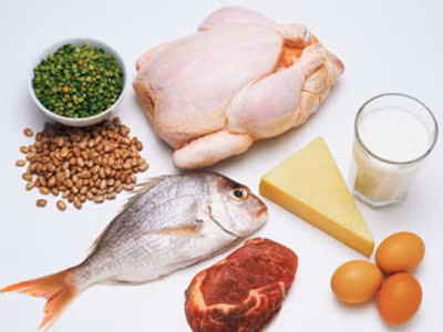 10. Dùng nhiều thực phẩm có vitamin A: được tìm thấy trong trứng, gan và các sản phẩm làm từ sữa có hàm lượng chất béo được coi là tốt cho tầm nhìn và hệ thống miễn dịch. Nhưng một nghiên cứu được thực hiện bởi các nhà nghiên cứu Thụy Điển và công bố trên Tạp chí Y học New England đã phát hiện ra rằng hấp thụ quá nhiều vitamin A có thể làm tăng nguy cơ gãy xương của một người lên gấp 7 lần.