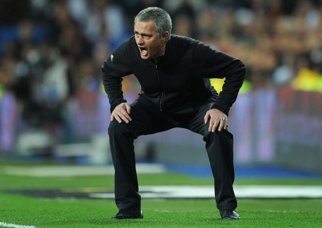 J.Cruyff: "Mourinho bị điên". J.Cruyff: "Mourinho bị điên".