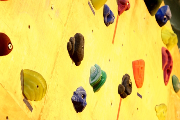 Giải đấu còn thu hút đội đến từ Sài Gòn. Trong đó có Phan Thanh Nhiên (huy chương bạc tại SEA Games vừa qua tại Indonesia); Nguyễn Mậu Linh và Bùi Văn Ngợi (đội chinh phục Everest của Việt Nam). Giải đấu còn thu hút đội đến từ Sài Gòn. Trong đó có Phan Thanh Nhiên (huy chương bạc tại SEA Games vừa qua tại Indonesia); Nguyễn Mậu Linh và Bùi Văn Ngợi (đội chinh phục Everest của Việt Nam).