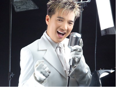 Đàm Vĩnh Hưng – ngôi sao nổi tiếng được các fan thể hiện tình cảm một cách cuồng nhiệt