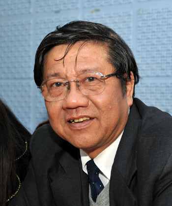 PGS.TS Nguyễn Văn Nhã: "Ngay cả chuyện Thu Thảo có được Trường ĐH Tây Đô tổ chức cho thi thật thì đề thi ra làm sao, người coi thi thế nào, chấm thi… cũng là chuyện cần phải xem xét". PGS.TS Nguyễn Văn Nhã: "Ngay cả chuyện Thu Thảo có được Trường ĐH Tây Đô tổ chức cho thi thật thì đề thi ra làm sao, người coi thi thế nào, chấm thi… cũng là chuyện cần phải xem xét".
