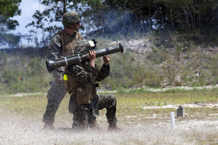 Las Vegas, Nevada (6/9): Binh lính thuộc Tiểu đoàn 2, Trung đoàn 23, Thủy quân Lục chiến huấn luyện bắn tên lửa chống tăng AT-4 trong cuộc diễn tập UNITAS 2012 với các nước Mỹ Latinh BrazilChile, Colombia, Ecuador, Mexico, Paraguay, Peru, Uruguay và Canada.