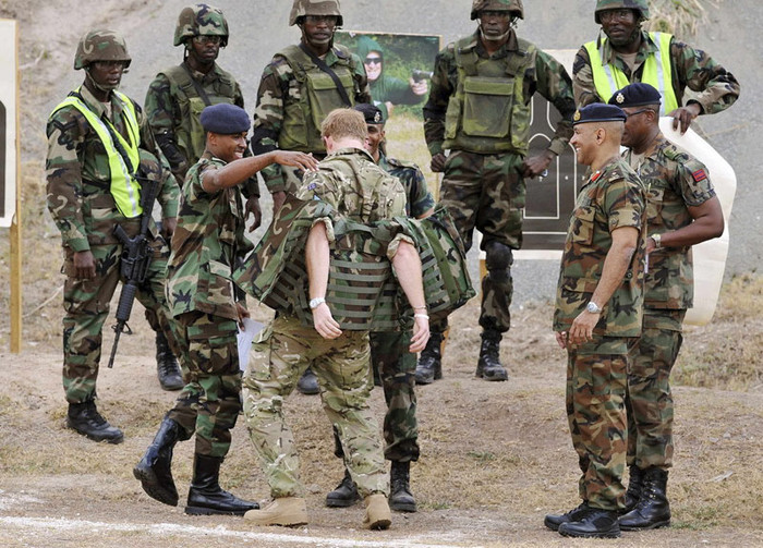 Harry, vừa vượt qua bài kiểm tra để trở thành một phi công trực thăng tấn công Apache, sau đó lên một chiếc trực thăng để bay tới bờ biển phía bắc của một hòn đảo thuộc Jamaica. Harry, vừa vượt qua bài kiểm tra để trở thành một phi công trực thăng tấn công Apache, sau đó lên một chiếc trực thăng để bay tới bờ biển phía bắc của một hòn đảo thuộc Jamaica.